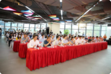 聚企業(yè),鏈未來(lái)!華秋電子成為福田區(qū)新一代信息技術(shù)產(chǎn)業(yè)鏈黨委鏈主平臺(tái)!